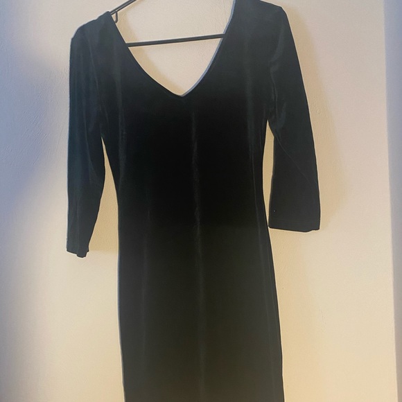 Mini length V neck dark green faux velvet dress - Picture 4 of 5
